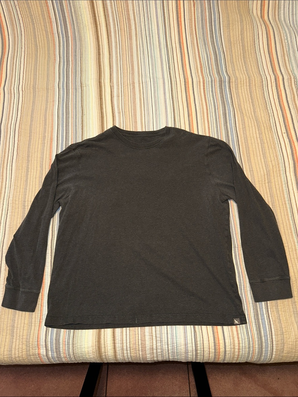 Eddie Bauer Men's charcoal Long-Sleeve Crew Tee